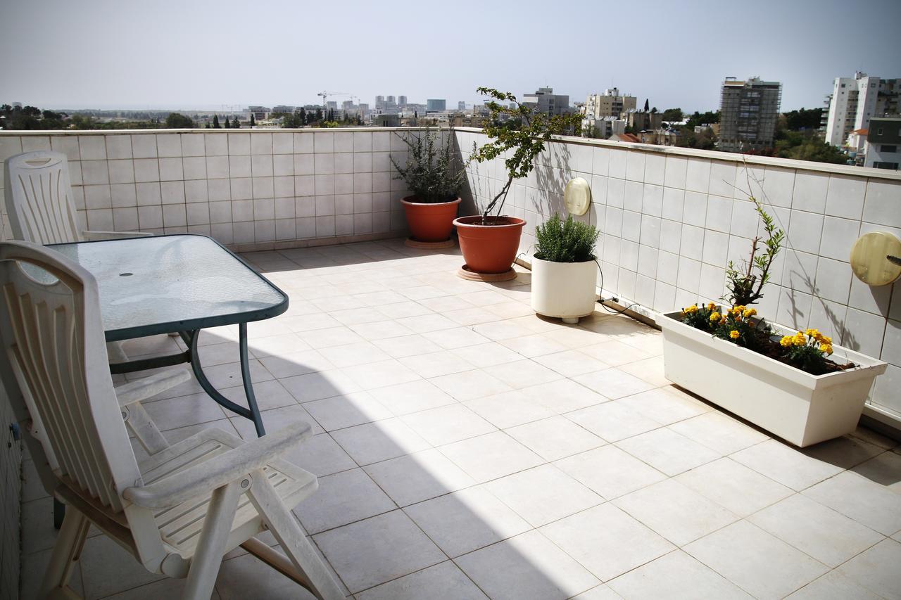 Herzelia Rooftop Special 2 Room Apartment Eksteriør billede
